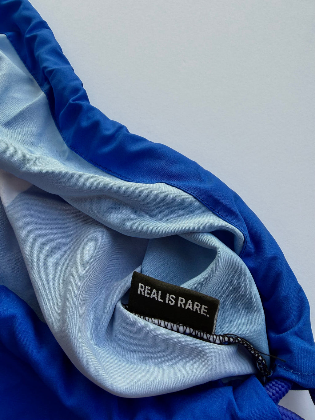 LIE LOCK IN DRAWSTRING BAG